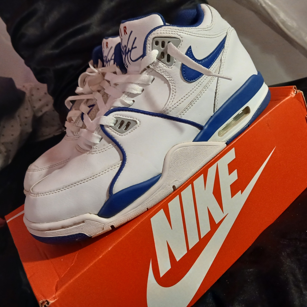 Nike Men's White and Blue Sneakers - Picture 4 of 6